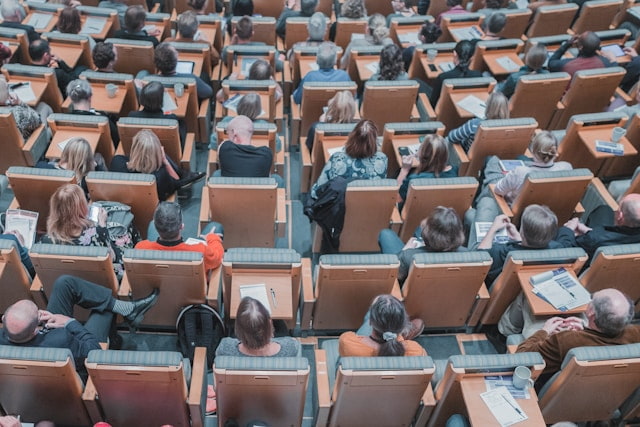 El presupuesto de capacitación contempla la modalidad de la misma, por ejemplo, si se hará de forma presencial o formal